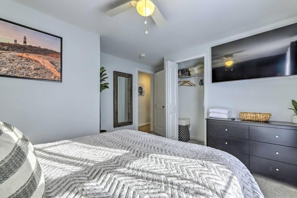 New! Updated Mystic Home W/ Sauna, Hot Tub & Deck Ngoại thất bức ảnh