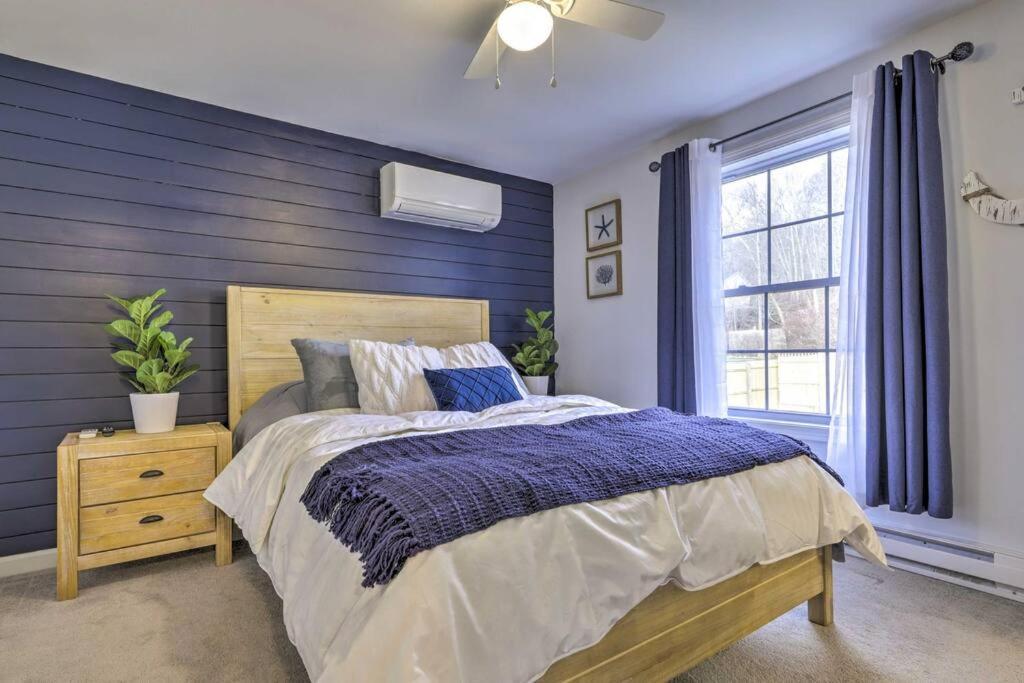 New! Updated Mystic Home W/ Sauna, Hot Tub & Deck Ngoại thất bức ảnh